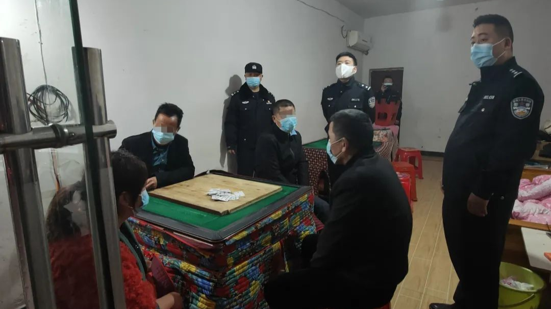怀化市公安局鹤城分局依法查处一起涉疫违法案件