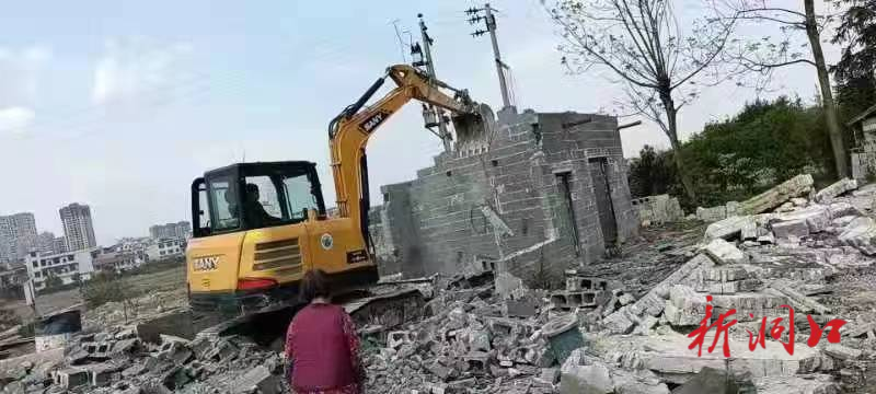 洞口县文昌街道开展妨碍河道行洪排查工作