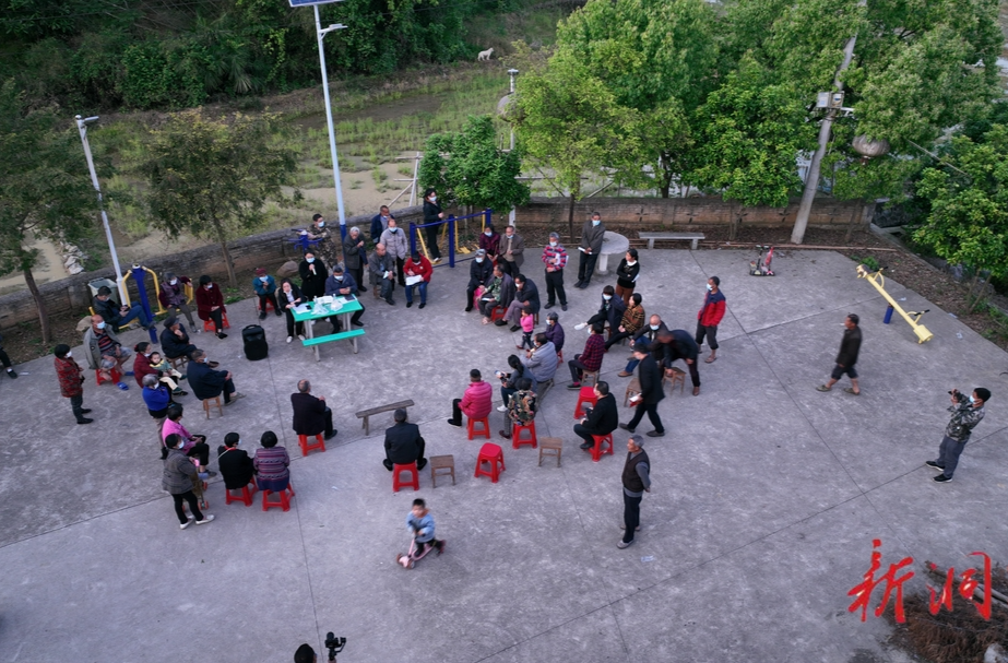 雪峰街道：小小院落会 凝聚环境卫生整治大合力