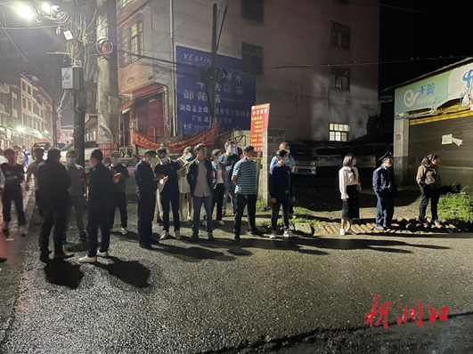 【“六零”创建】洞口县石柱镇“晨夜护学”助力市域社会治理现代化“六零”村创建