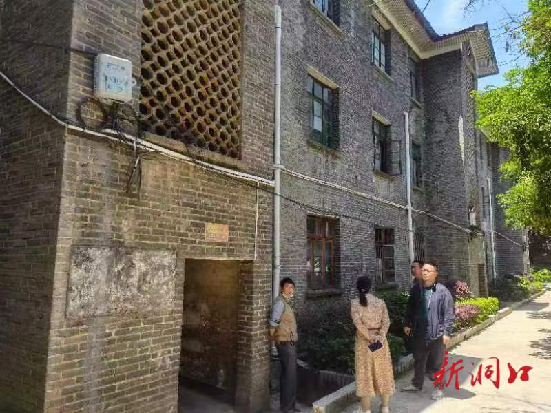 洞口二中开展房屋安全隐患大排查