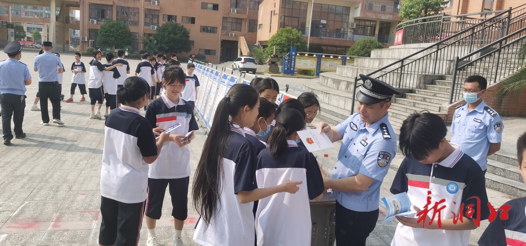 我县组织开展“反恐宣传进校园”活动