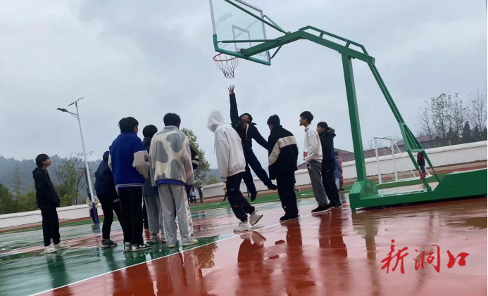 【洞口县学习宣传贯彻党的二十大精神】【建好实干大擂台 拼出新担当】之八十三 黄桥镇金田中学喜迎新发展