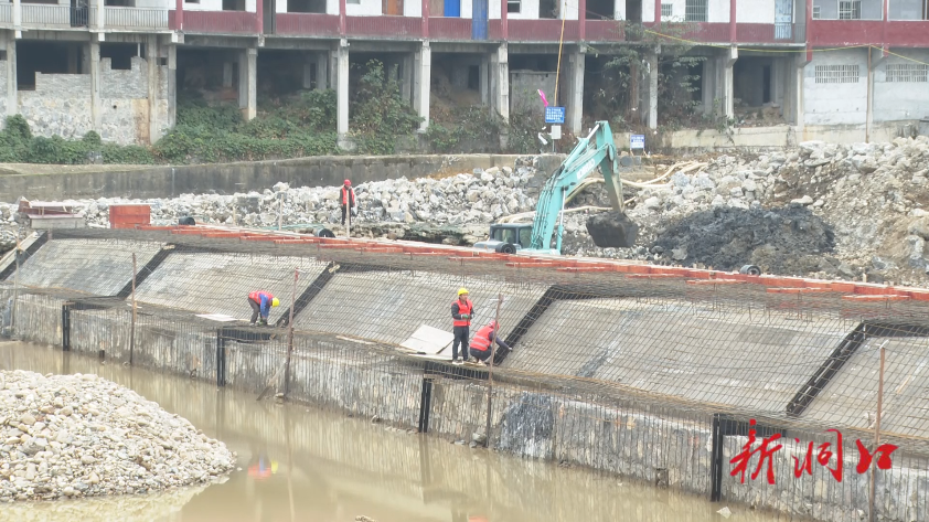 【洞口县学习宣传贯彻党的二十大精神】【建好实干大擂台 拼出新担当】之一百： 冬修水利正当时 按下建设“快进键”