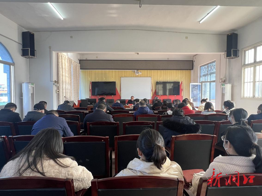 【洞口县学习宣传贯彻党的二十大精神】【建好学习大讲台 讲好新思想】之四十三：县委宣讲团到县卫健局宣讲党的二十大精神