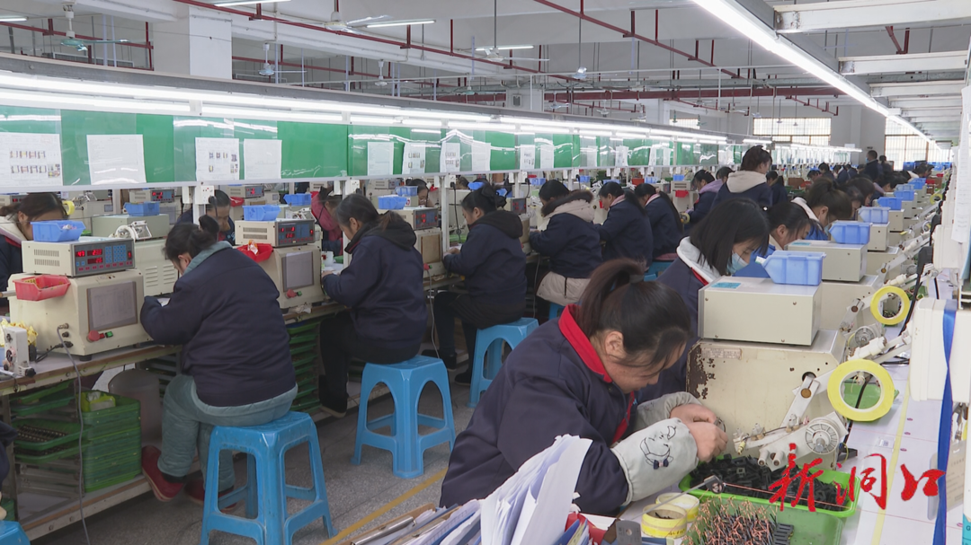 洞口经开区入园企业赶订单抓生产 奋力冲刺开门红
