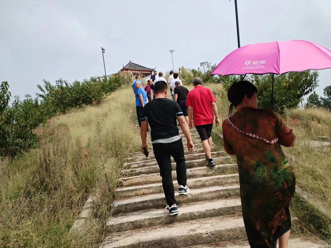 参观学习拓宽思路  携手共建和美月溪