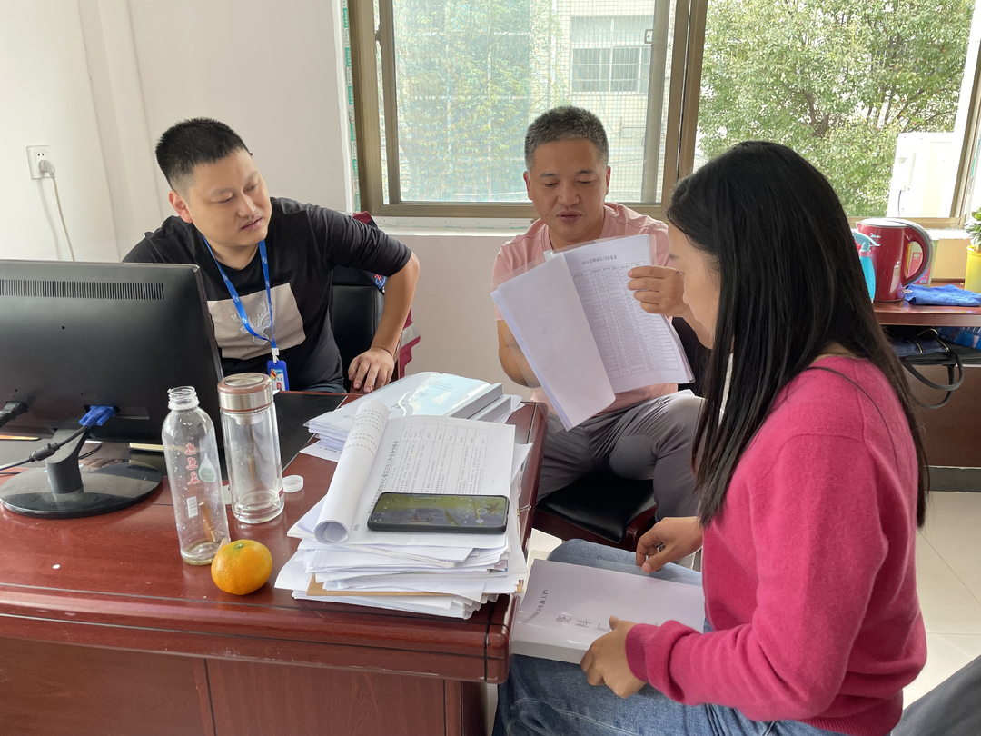 “交流互促 共同成长” 邵阳县疾控中心来洞口县疾控中心考察交流(图2)