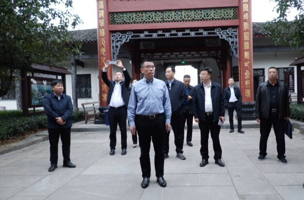 省民政厅党组书记、厅长曹忠平一行调研洞口县民政工作