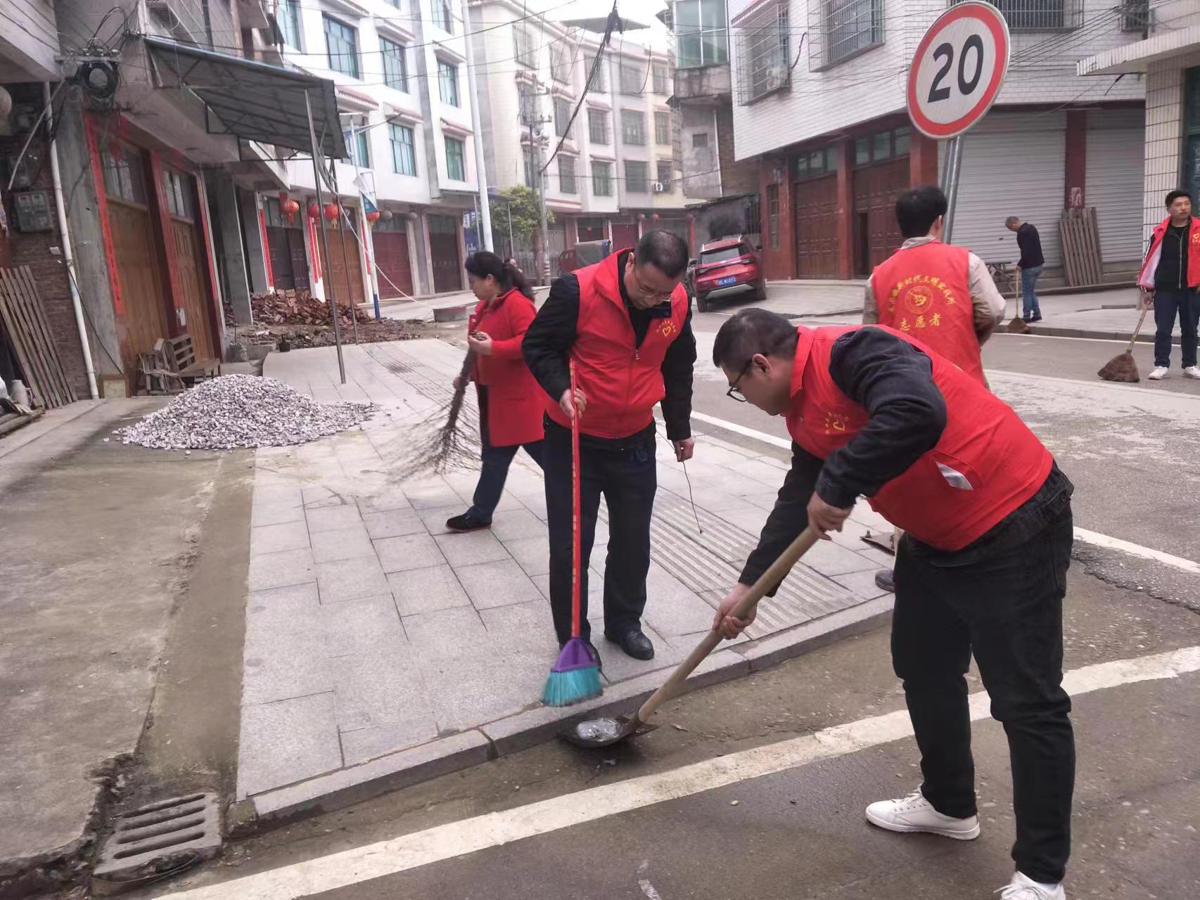 花园镇组织开展“爱国卫生、美丽乡村”大扫除志愿服务活动