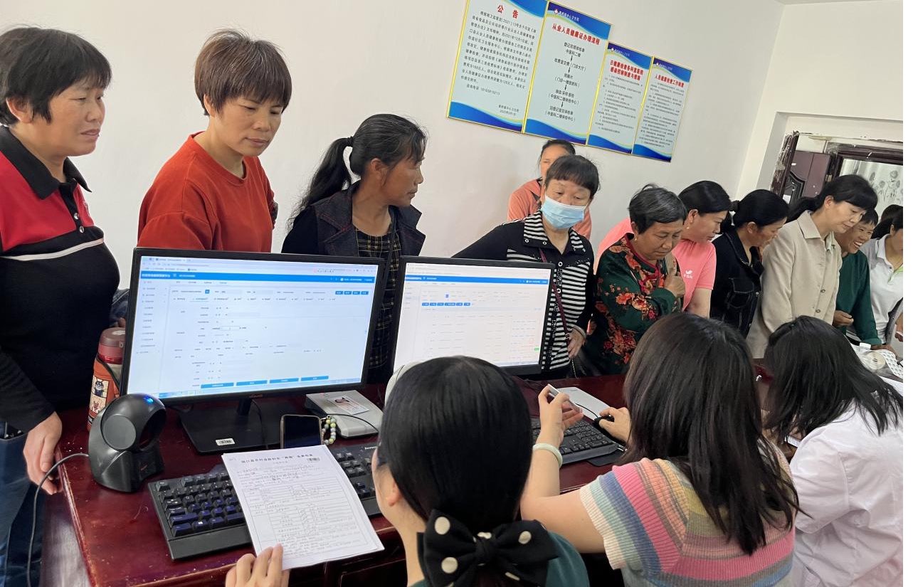 黄桥镇开展2023年“两癌”免费检查活动