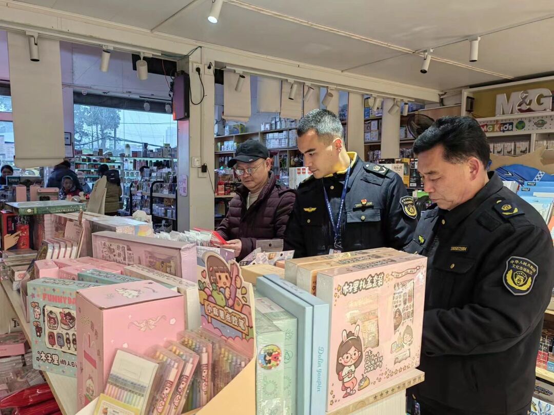 洞口县委宣传部组织开展春节前文化市场“扫黄打非”等专项检查