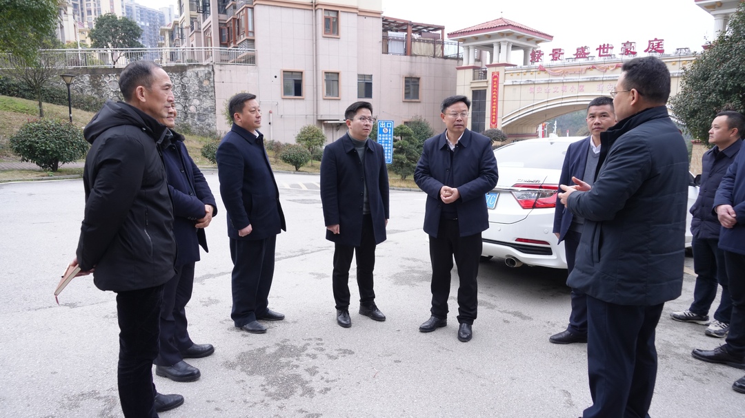 ﻿吴韬在县城暗访文明创建、安全生产、营商环境、生态环保及作风建设工作
