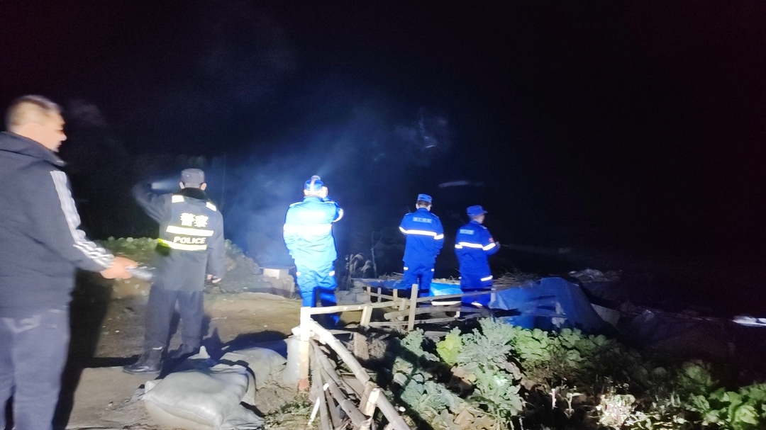 老人走失山林三天两夜  民（辅）警助力寻回