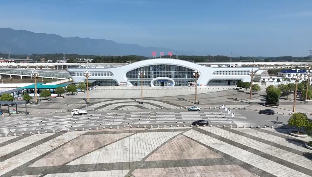 洞口高铁站：调整列车运行频次 便利市民出行