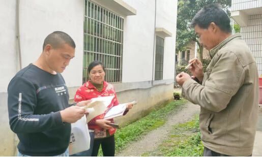 洞口县岩山镇举行防汛救灾“户帮户”紧急转移避险演练