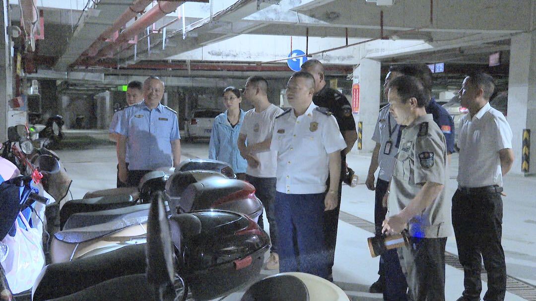 联合夜查零容忍！洞口县开展电动自行车安全隐患整治行动