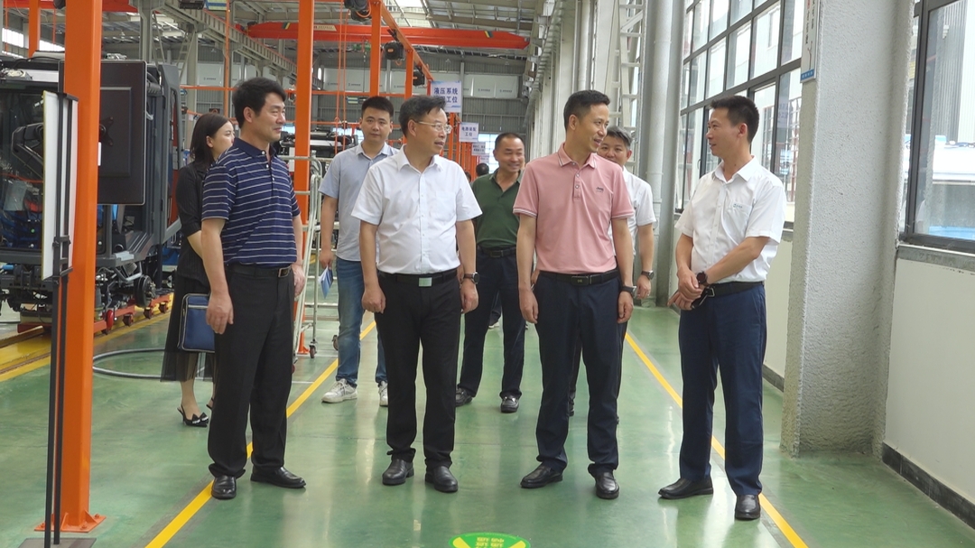 胡小刚到洞口县调研企业工作(图1)