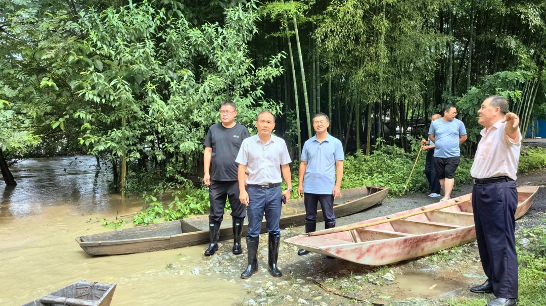 贺永亮检查调度防汛救灾工作：全力保障人民群众生命财产安全(图2)
