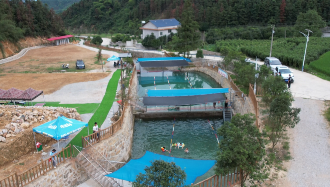 毓兰镇凤溪村：巧设公益浴场 保障农村儿童安全