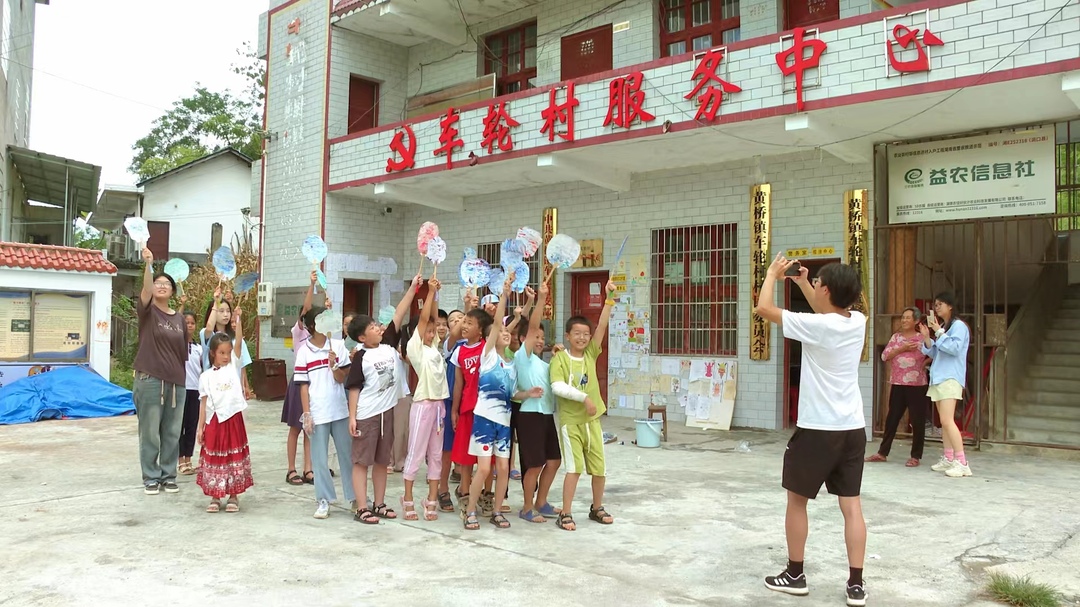 洞口县车轮村：村级活动中心变身“托管所”守护学生暑期安全(图1)