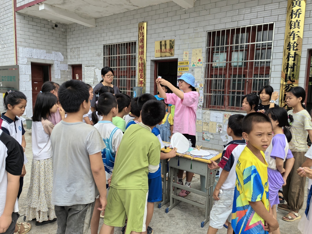 洞口县车轮村：村级活动中心变身“托管所”守护学生暑期安全(图2)