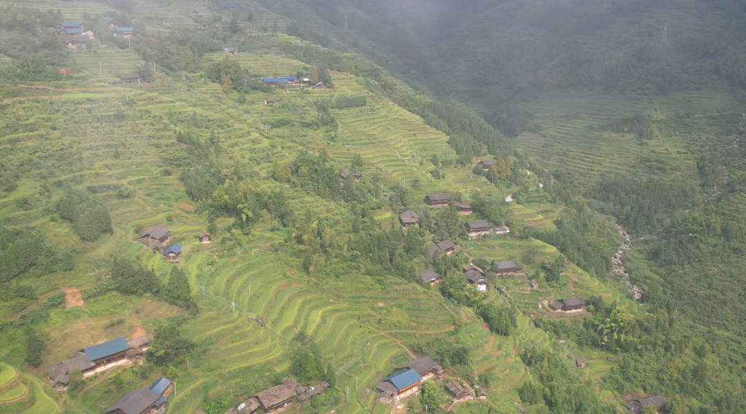 洞口大马排村：层峦叠嶂 梯田入画(图2)