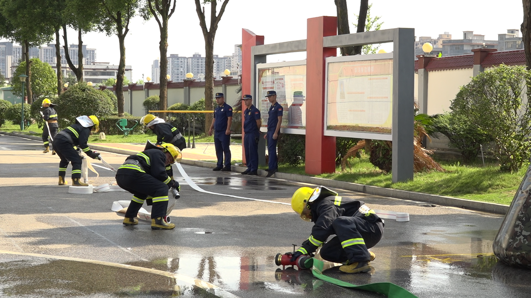 县消防救援大队举行乡镇政府专职消防队业务培训暨比武竞赛活动