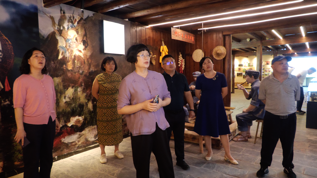 丰新妹来洞口县调研茶旅融合发展情况(图1)