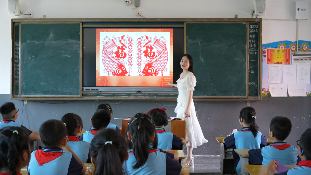 洞口县芙蓉学校：多彩开学第一课 开启美好新学期(图3)