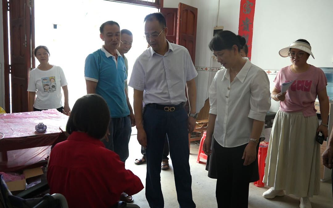 洞口：无障碍改造项目验收 让残疾人生活更便利