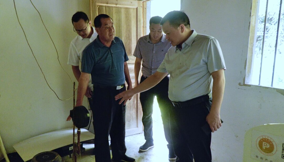 洞口县四级人大代表“逢6”集中进站开展主题活动(图1)