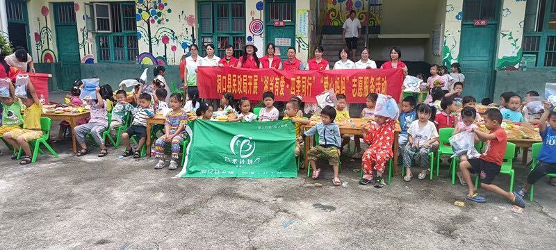 县民政局开展“爱心妈妈”志愿服务活动