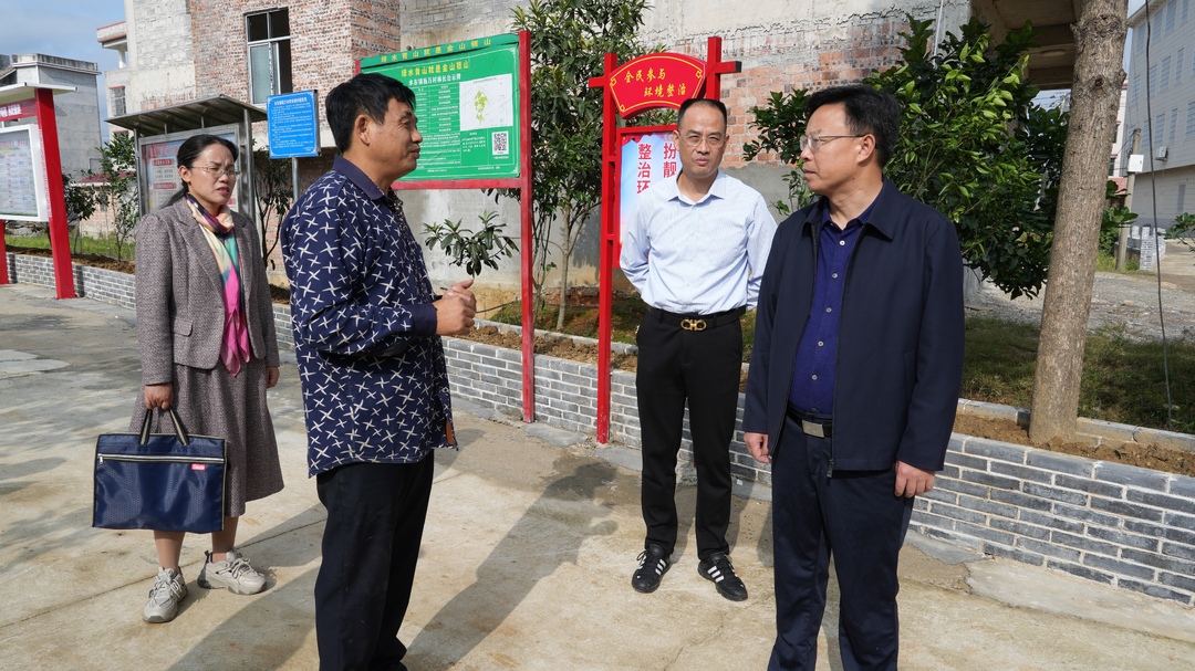 ﻿吴韬到水东镇调研村级集体经济和产业发展(图2)