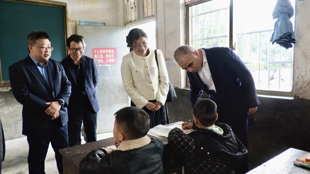 市政协调研组到洞口县开展“人口变化趋势下教育资源优化配置”相关课题调研(图2)