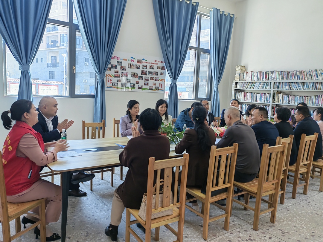慈利县来洞口县考察学习  “洞口爱心妈妈”工作(图1)