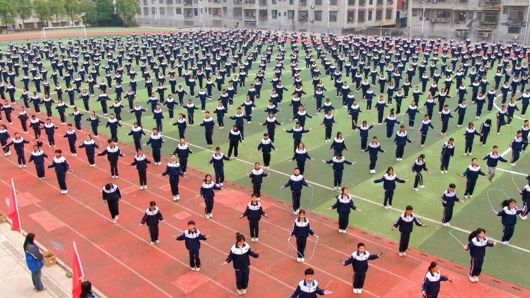 县教育局开展2024年全县中小学 “阳光大课间”评比活动