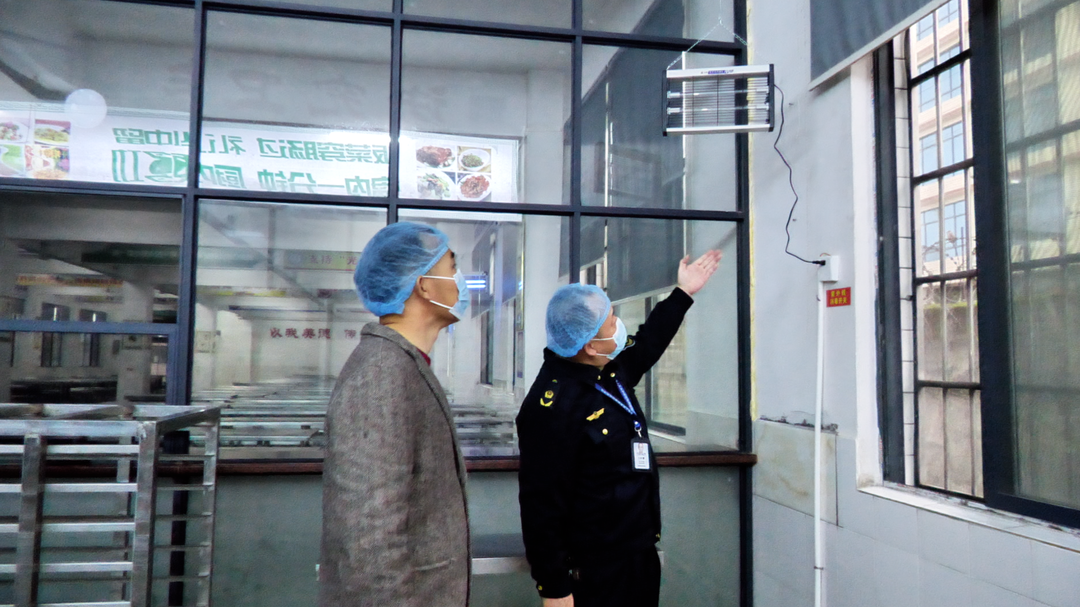 邵阳市市场监督管理局到洞口县开展校园食品安全问题“回头看”专项检查(图1)