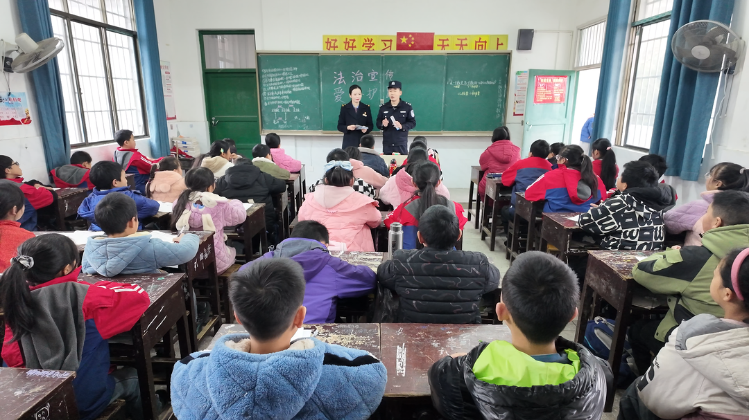 铁路教育进校园 假期安全警钟响
