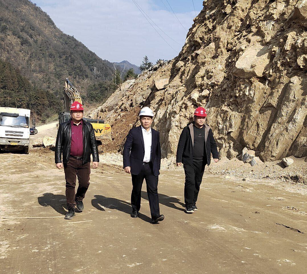 唐煜督导草罗公路春运保畅保安工作 