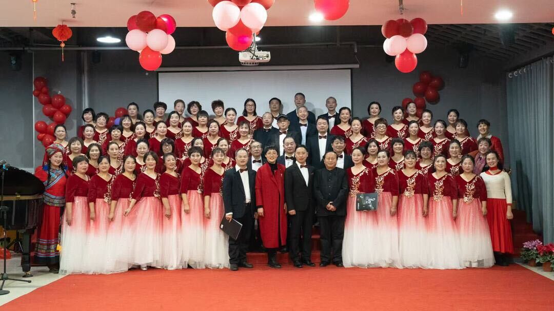 洞口县雪峰之音合唱团举办成立9周年暨春节联欢晚会