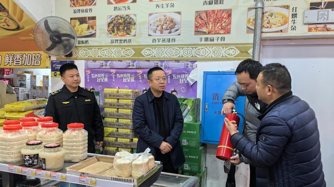 罗颢暗访检查春节前安全生产工作