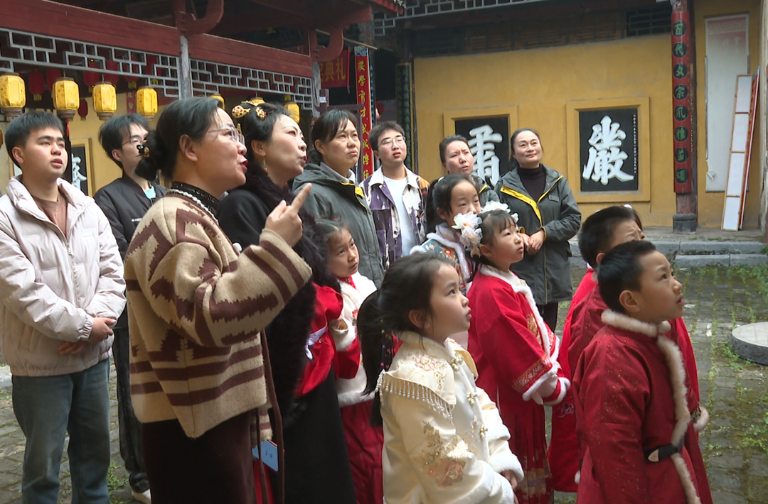 洞口县大邵公益悦读会开展“探寻文化根脉，传承家国情怀”主题活动