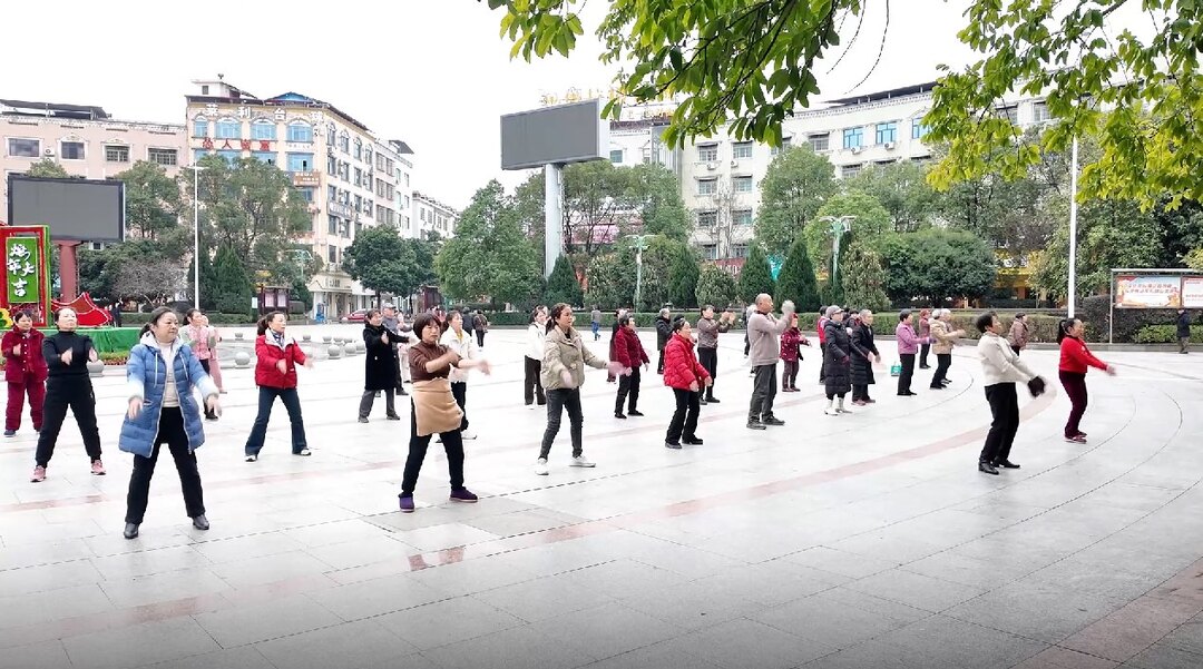 久雨初晴 全民健身正当时