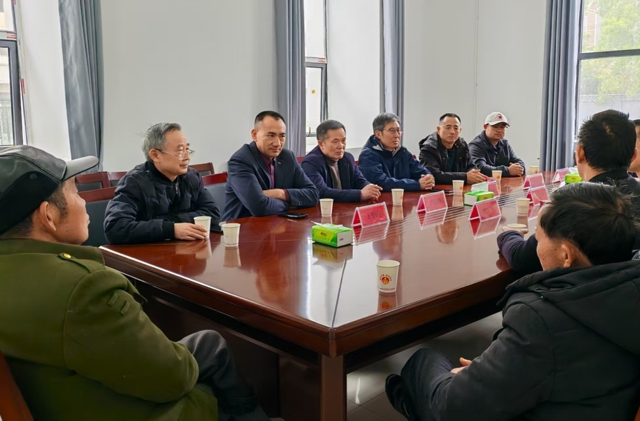 情系老兵送关怀 慰问走访暖人心