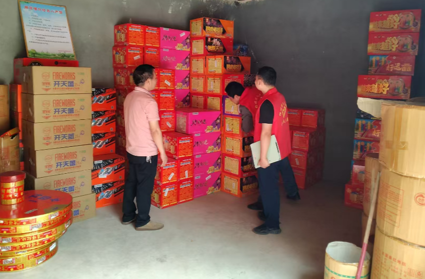 杨林镇开展消防与安全生产检查  筑牢安全防线
