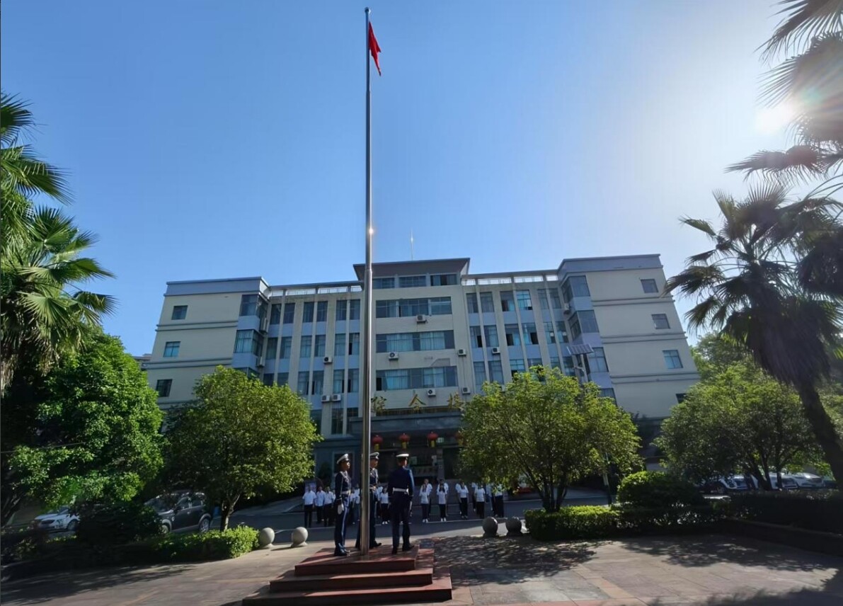青春向党践行初心 旗帜引领担使命