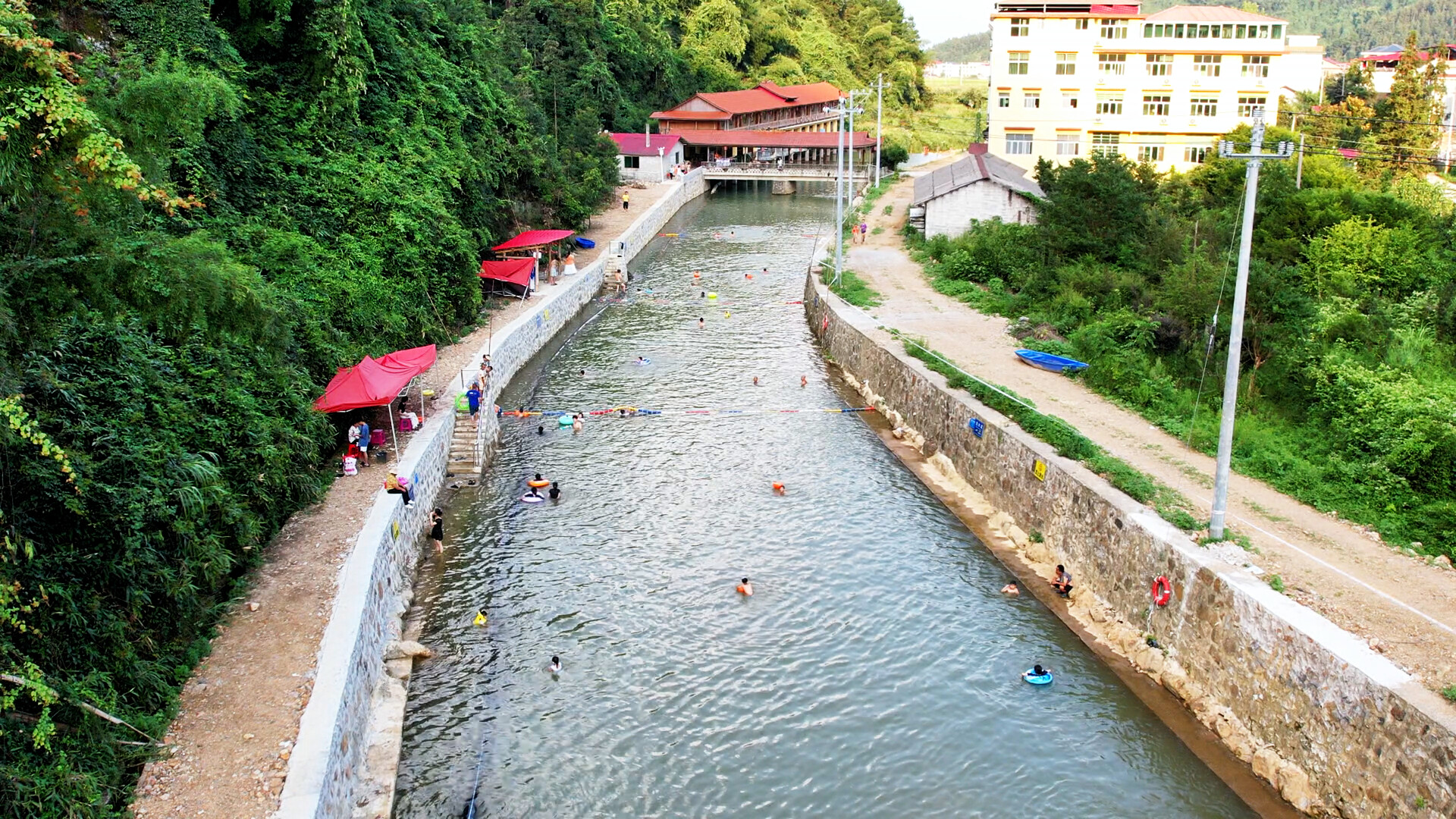 洞口：開放性安全水域  疏堵結(jié)合防溺水