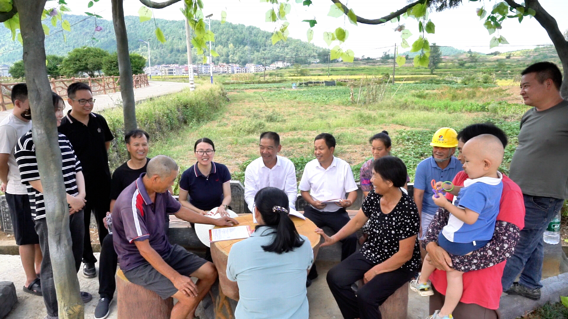 洞口：精文减会“卸包袱” 基层干部全力助推产业振兴