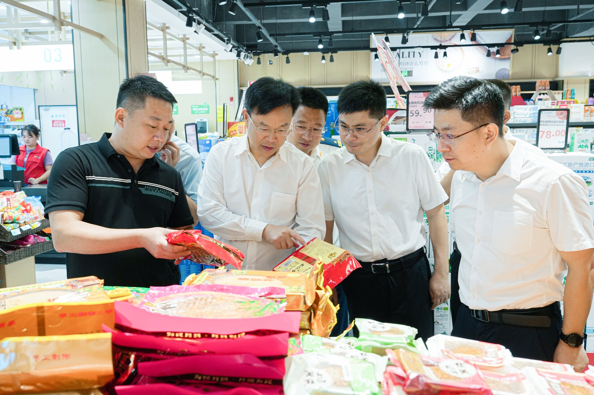 ﻿吴韬调研安全生产、食品安全及“校园餐”等工作